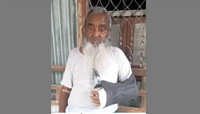 জমি নিয়ে বিরোধ, শিক্ষকের হাত ভেঙে দিলো প্রতিপক্ষরা