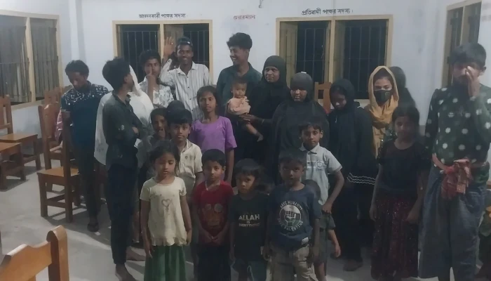 পালাতে গিয়ে জলদস্যুর কবলে ৩৬ রোহিঙ্গা, সন্দ্বীপ থেকে উদ্ধার