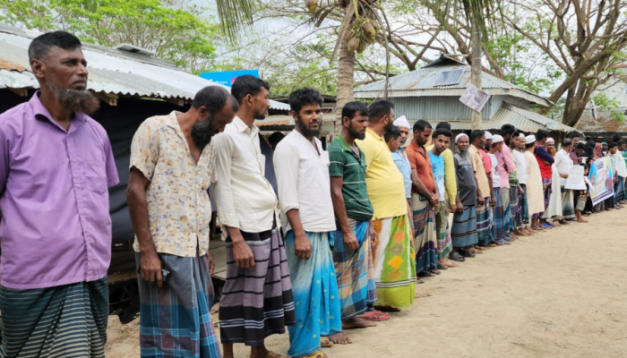রাঙ্গাবালীতে মাদক, সন্ত্রাস ও চাঁদাবাজি নির্মূলে মানববন্ধন