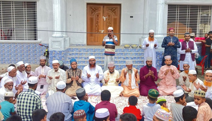 ব্রাহ্মণপাড়া মহালক্ষীপাড়া গ্রামে ইফতার ও দোয়া মাহফিল অনুষ্ঠিত