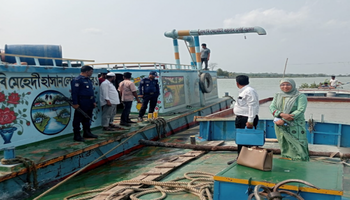 বরিশালে সন্ধ্যা ও আড়িয়াল খাঁ নদীর মোহনায় অবৈধভাবে বালু উত্তোলন: সাড়ে তিন লাখ টাকা জরিমানা