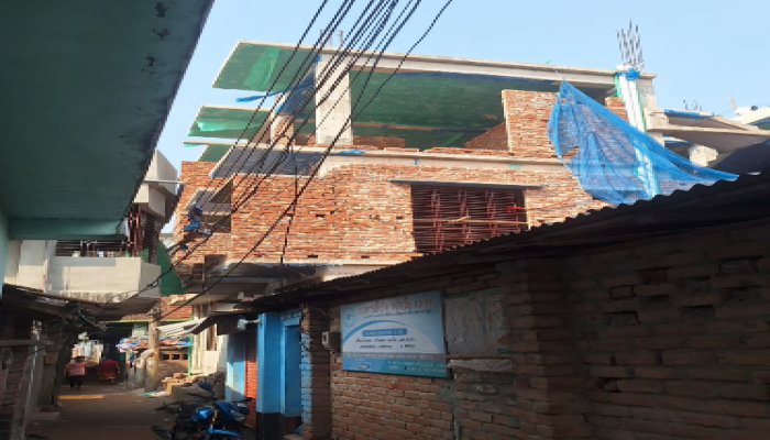 ​নির্মাণাধীন ভবনের প্রাচীর ধসে মর্মান্তিক মৃত্যু, এলাকাবাসীর ক্ষোভ