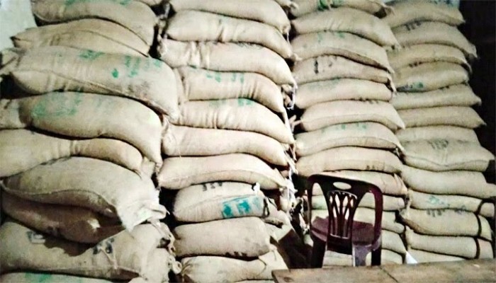 কুড়িগ্রামে ৩ গুদাম থেকে সরকারি অনুদানের চাল জব্দ