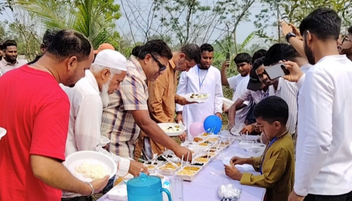 ​ভর্তার ঘ্রাণে ঈদের ভিন্ন আনন্দ: কালীগঞ্জের ফিরিন্দায় অর্ধশতাধিক পদে ঐতিহ্যের উৎসব