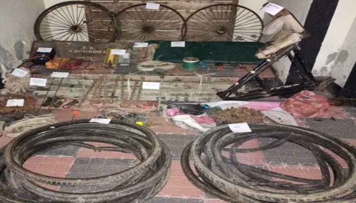 ​এসআই সুমনের নেতৃত্বে পঞ্চগড়ে চোরাই মালামালসহ ৩ জন গ্রেফতার