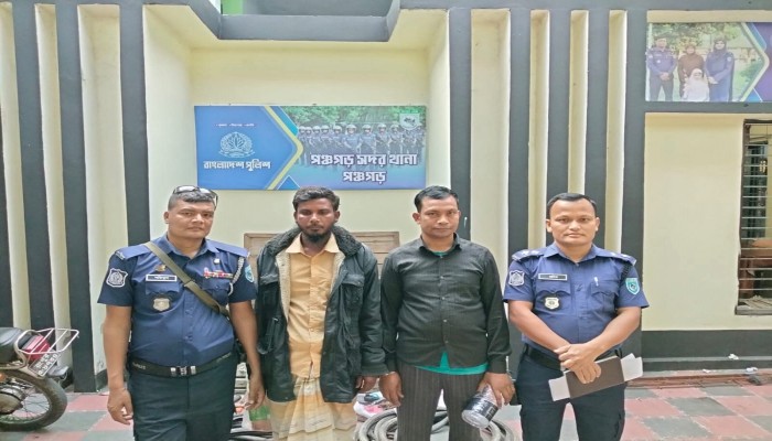 পঞ্চগড়ে জেলার কুখ্যাত অটো রিকশা ৩ চোর গ্রেপ্তার