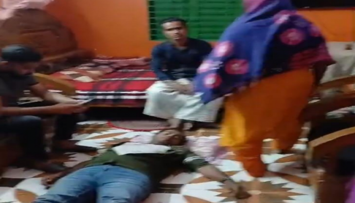 ​নলছিটিতে প্রবাসীর পুত্রকে মারধর, বাড়ি-ঘরে হামলা ও লুটপাটের অভিযোগ