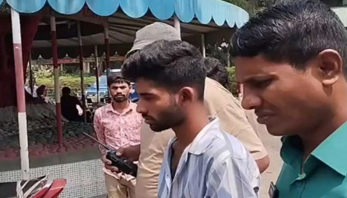 ​বরিশালে ব্যবসায়ীকে পিস্তল ও গুলির ছবি পাঠিয়ে চাঁদা দাবি,অভিযুক্ত বানারীপাড়ার ছাত্রদল নেতা আটক