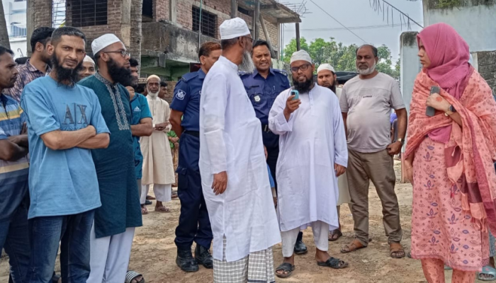 সান্তাহারে প্রভাবশালীদের তাণ্ডব, সরকারি পুকুরে মাটি উত্তোলনে মোটা জরিমানা