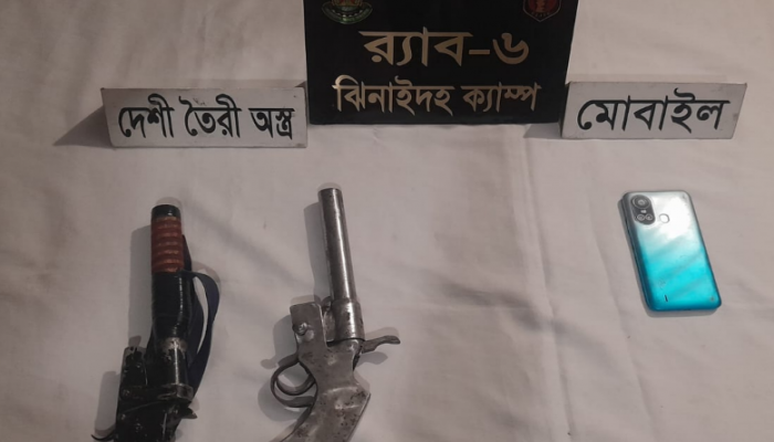 মাগুরা জেলার শ্রীপুর থানাধীন খামারপাড়া এলাকা হতে ০২ টি দেশীয় ওয়ান শুটারগান সহ ০১ জন অস্ত্রধারীকে গ্রেফতার করেছে র‍্যাব-৬, সিপিসি-২,ঝিনাইদহ
