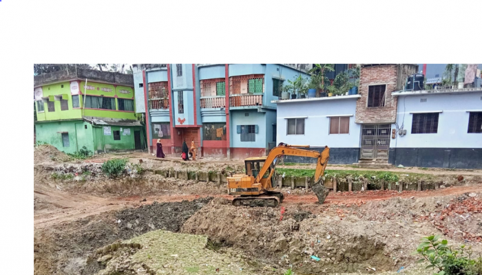 সান্তাহারে সরকারি পুকুর রক্ষায় পদক্ষেপ, উল্টো রোষানলে প্রশাসন