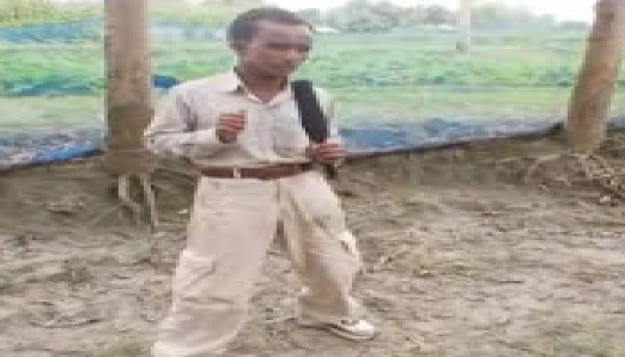 কুড়িগ্রামে জিলাপির দাম নিয়ে ভিডিও; 'তাজু ভাই  ২:০' পেয়েছেন ব্যাপক পরিচিতি