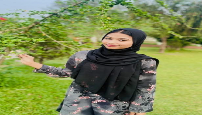 ​কনটেন্ট ক্রিয়েটরদের মিলনমেলা নিয়ে বিতর্ক: আমন্ত্রণ না পেয়ে ক্ষোভ মুক্তা বেগমের