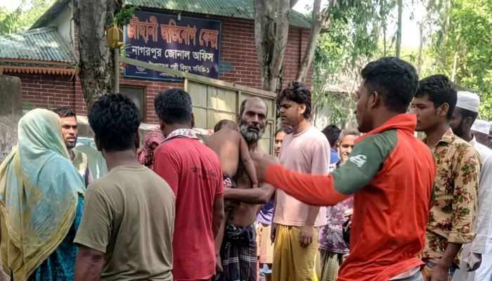 পল্লী বিদ্যুতের ছেঁড়া তারে বিদ্যুৎস্পৃষ্ট হয়ে শিশুর মৃত্যু