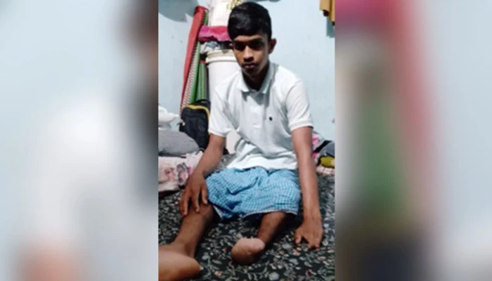 প্রতিবন্ধী এনামুলসহ চার ভাইবোনের ঠাঁই হয়নি বাবার সংসারে