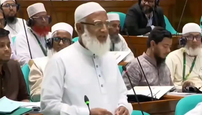 স্বরাষ্ট্রমন্ত্রীকে ঘিরে সংসদে বাক্‌বিতণ্ডা