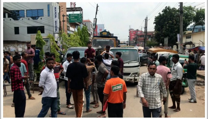 মৌলভীবাজারে পাম্প মালিকদের ধর্মঘট, পরিবহন শ্রমিকদের সড়ক অবরোধ