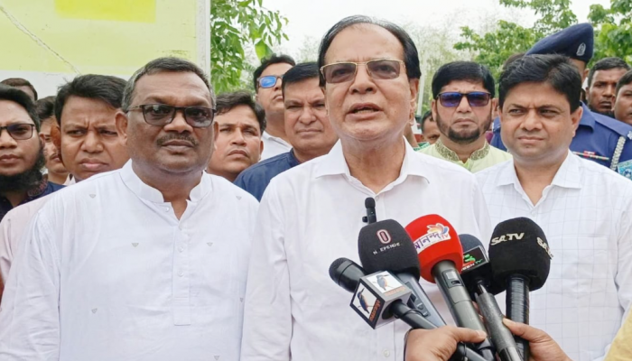 লালমনিরহাটে ২৩টি আশ্রয়কেন্দ্র নির্মাণ কাজ উদ্বোধন : ত্রাণমন্ত্রী-অধ্যক্ষ আসাদুল হাবিব দুলু