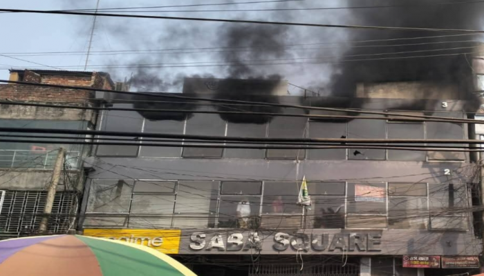 ​মধুপুরে কাপড়ের মার্কেটে অগ্নিকাণ্ডে ২৫ লাখ টাকার ক্ষতি