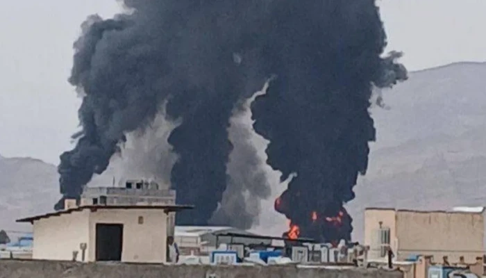 ইরানের হামলায় আবুধাবির পেট্রোকেমিক্যাল প্ল্যান্টে আগুন