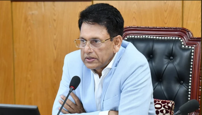 অনলাইন-অফলাইন ক্লাস চালুর বিষয়ে যা জানালেন মন্ত্রী