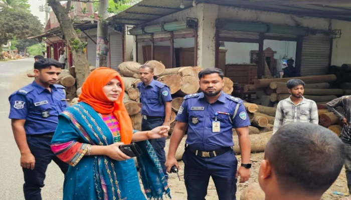 ব্রাহ্মণপাড়ায় মোবাইল কোর্ট অভিযান, জরিমানা আদায়