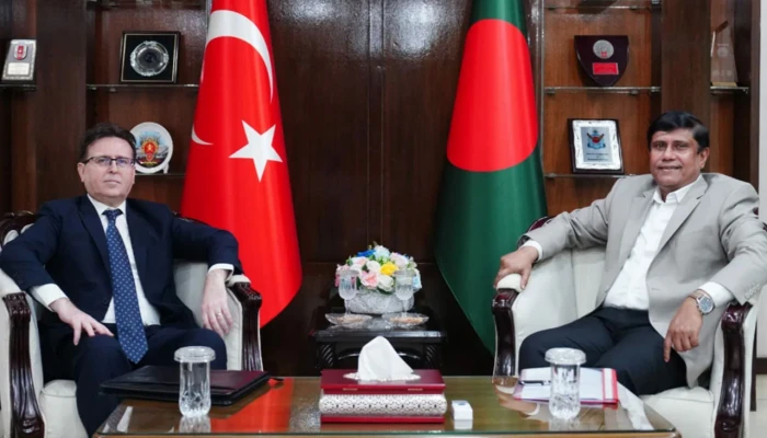 প্রধানমন্ত্রীর প্রতিরক্ষা উপদেষ্টার সঙ্গে তুরস্কের রাষ্ট্রদূতের সৌজন্য সাক্ষাৎ