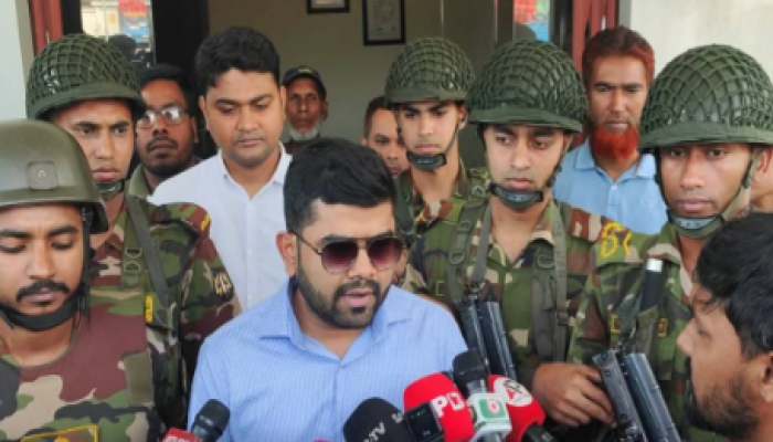 ​নির্ধারিত দামের বাইরে গ্যাস সিলিন্ডার বিক্রি: কালীগঞ্জে কারখানায় সেনাবাহিনীর অভিযান, জরিমানা ৩ লাখ