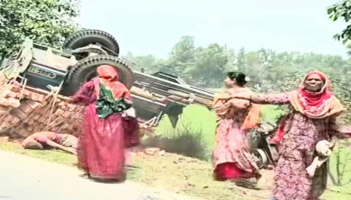 কুড়িগ্রামের ফুলবাড়ীতে ইটবোঝাই ট্রলি উল্টে চালকের মৃত্যু
