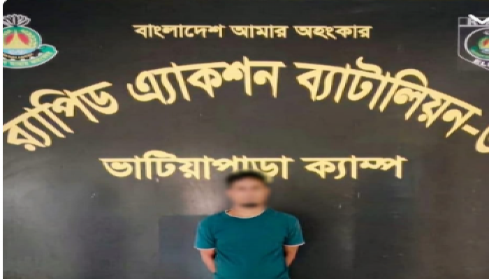 খুলনার চাঞ্চল্যকর যুবদল নেতা মুরাদ খাঁ হত্যা মামলার পলাতক আসামি বাকা মাসুদকে (৩৪) গ্রেফতার করেছে র‌্যাব-৬।