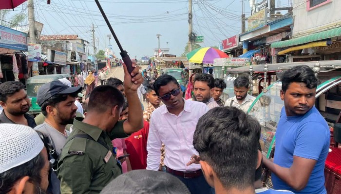 বাহুবল বাজারে যত্রতত্র পার্কিং: ৩ ব্যক্তিকে ৮ হাজার টাকা জরিমানা