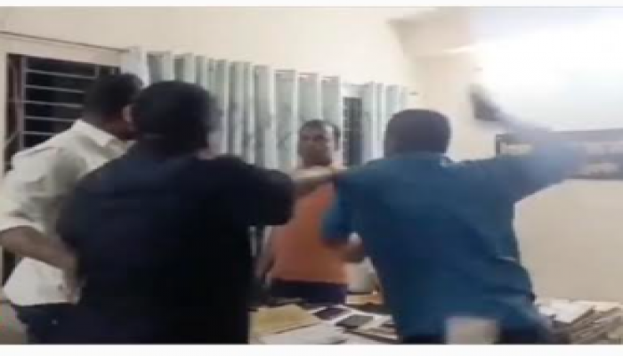 রাণীশংকৈলে সরকারি কর্মকর্তাকে মারধর থানায় মামলা গ্রেফতার-১