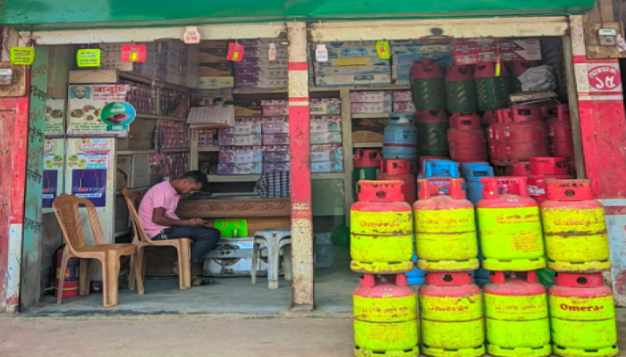 ​গ্যাসের দাম বৃদ্ধি—জনমনে তীব্র অসন্তোষ, বিপাকে সাধারণ মানুষ