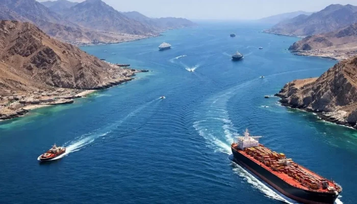 হরমুজ প্রণালিই ইরানের ‘পারমাণবিক অস্ত্র’