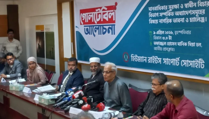 সরকার অতীত থেকে শিক্ষা নেয়নি, সকলের জন্য অশনি সংকেত: বদিউল আলম