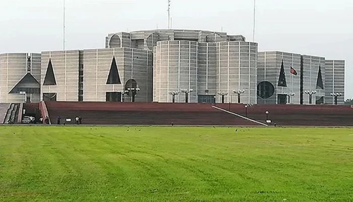 যেভাবে সংরক্ষিত আসন চালু হয়, কোন সংসদে ছিল কতটি