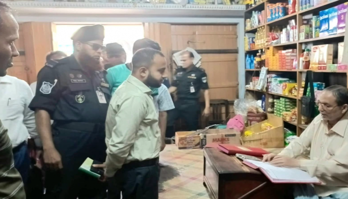 ​হবিগঞ্জে তেল মজুদ ও পাচার ঠেকাতে যৌথ টাস্কফোর্সের অভিযান