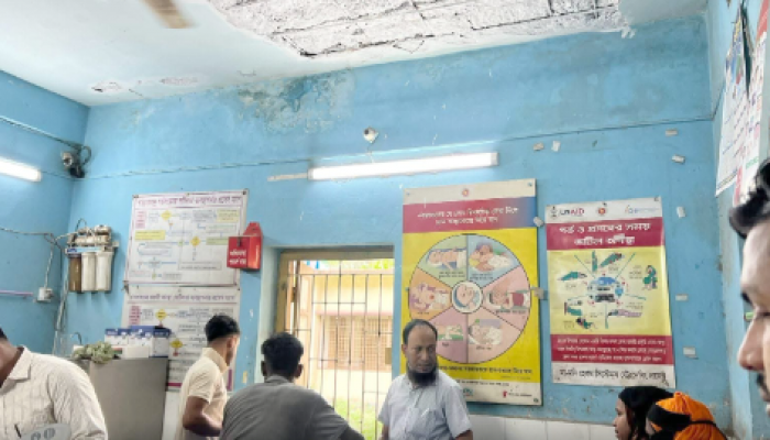 ​মাধবপুর ঝুঁকিপূর্ণ ভবনে চিকিৎসা কার্যক্রম আতঙ্কে রোগী-চিকিৎসক