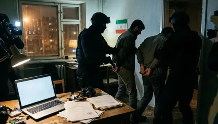 তথ্যপাচারের অভিযোগে ইরানে আটক ৫০