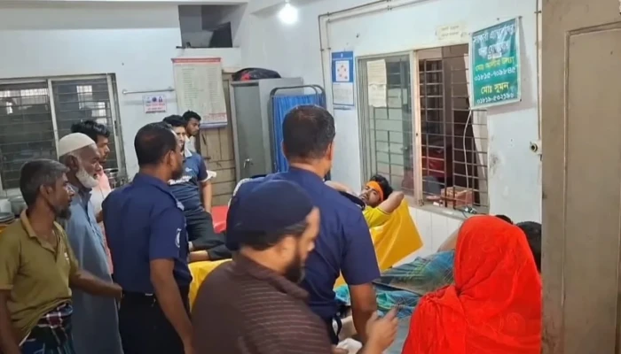 ছেলেসহ ৩ জনকে কুপিয়ে অবসরপ্রাপ্ত কনস্টেবলের মৃত্যু