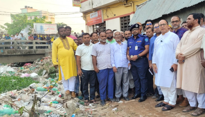 ​বুড়িচং পৌরসভার খাল পুনঃখননের উদ্যোগ, পরিদর্শন করলেন এমপি জসীম