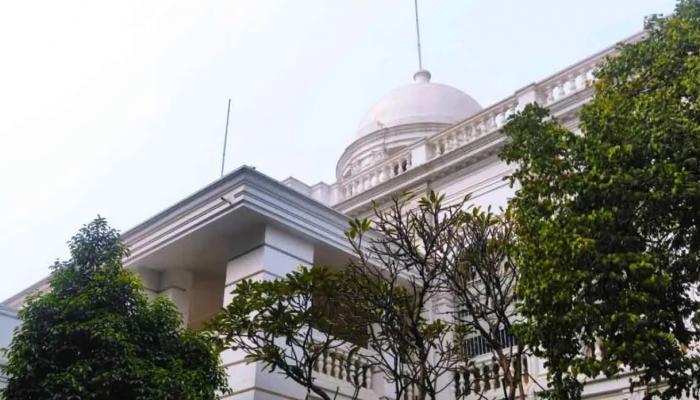 ‘বন্দুকযুদ্ধে’ দুই শিবির নেতাকে গুলি, অভিযোগ গঠনের আদেশ ২০ এপ্রিল