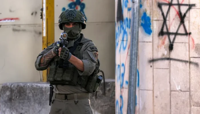 আবারো গণগ্রেপ্তারের স্বীকার হচ্ছেন ফিলিস্তিনের মানুষ