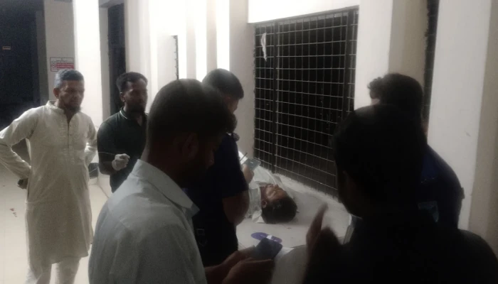 বাসের সঙ্গে মোটরসাইকেল-অটোরিকশা সংঘর্ষে নিহত ২