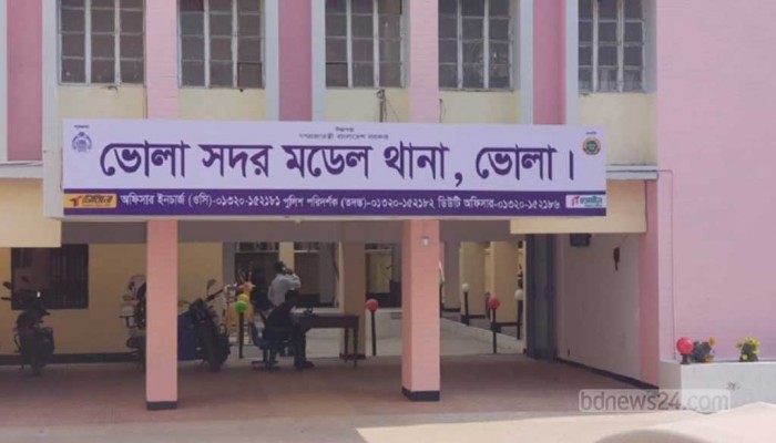 ভোলায় ঘরে ঢুকে প্রবাসীর স্ত্রীকে কু'পি'য়ে হ'ত্যা, গুরুতর আহত ৮ বছরের একমাত্র ছেলে