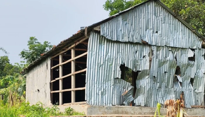 ফুটবল খেলাকে কেন্দ্র করে দুই গ্রামবাসীর সংঘর্ষে ওসিসহ আহত ২০