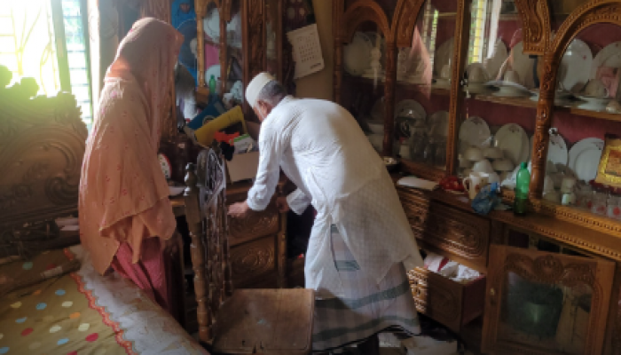 ​বুড়িচংয়ে অবসরপ্রাপ্ত পুলিশ কর্মকর্তার বাড়িতে ডাকাতি; টাকা ও স্বর্ণালংকার লুট