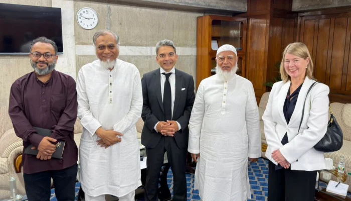 বিরোধীদলীয় নেতার সঙ্গে ইন্টারন্যাশনাল আইডিয়া প্রতিনিধিদলের সাক্ষাৎ