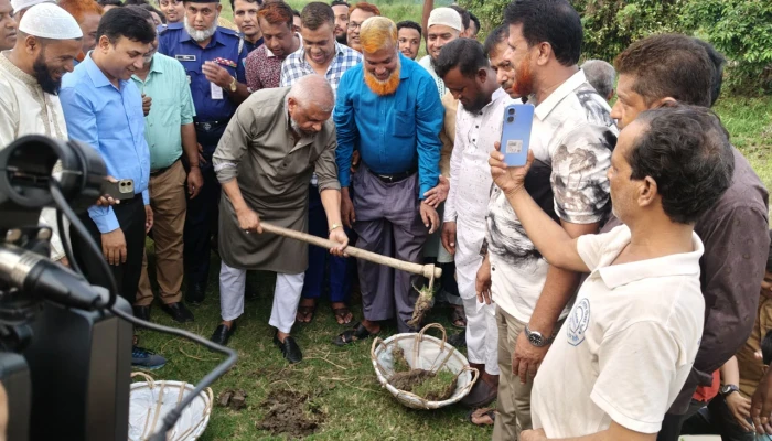 কোম্পানীগঞ্জে খাল খনন উদ্বোধন করলেন প্রবাসীকল্যাণ মন্ত্রী
