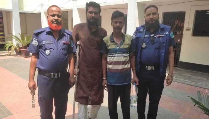 শিবচরে তেলবাহী ট্রাক ডাকাতি মামলায় আটক ২